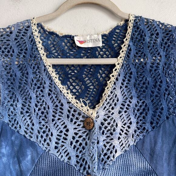 Vintage crocheted lace button up sleeveless vest tank top - Picture 2 of 6